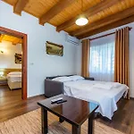 Hotel Grandpa\'S House