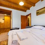 Hotel Grandpa\'S House